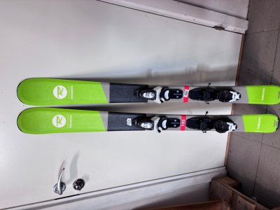 122 cm Beg. barnskida Rossignol