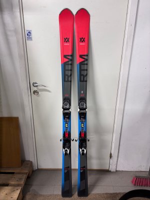 168 cm Beg Slalomskidor Völkl RTM 7.6 Red/blue